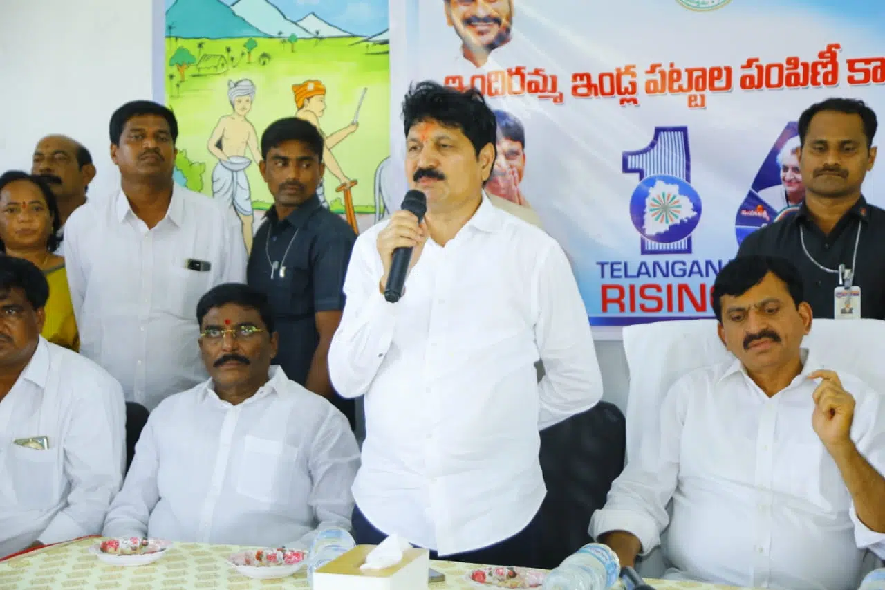 అప్పుల బాధతో ఉన్నప్పటికీ సంక్షేమ ఫలాలు అమలు