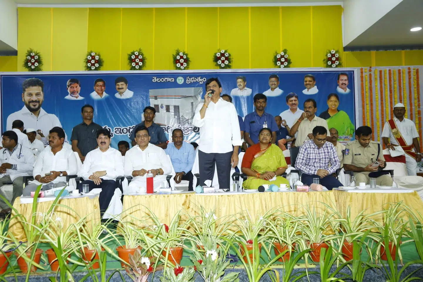 ప్రతి పేదవాడికి ఇల్లు నిర్మించి ఇవ్వడమే ఇందిరమ్మ ప్రభుత్వం
