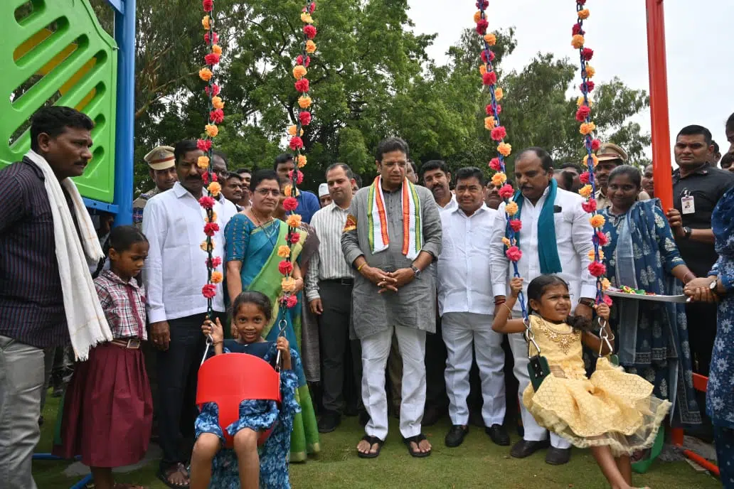 పార్కు ప్రారంభం, దివ్యాంగులకు ఉపకరణాల పంపిణీ
