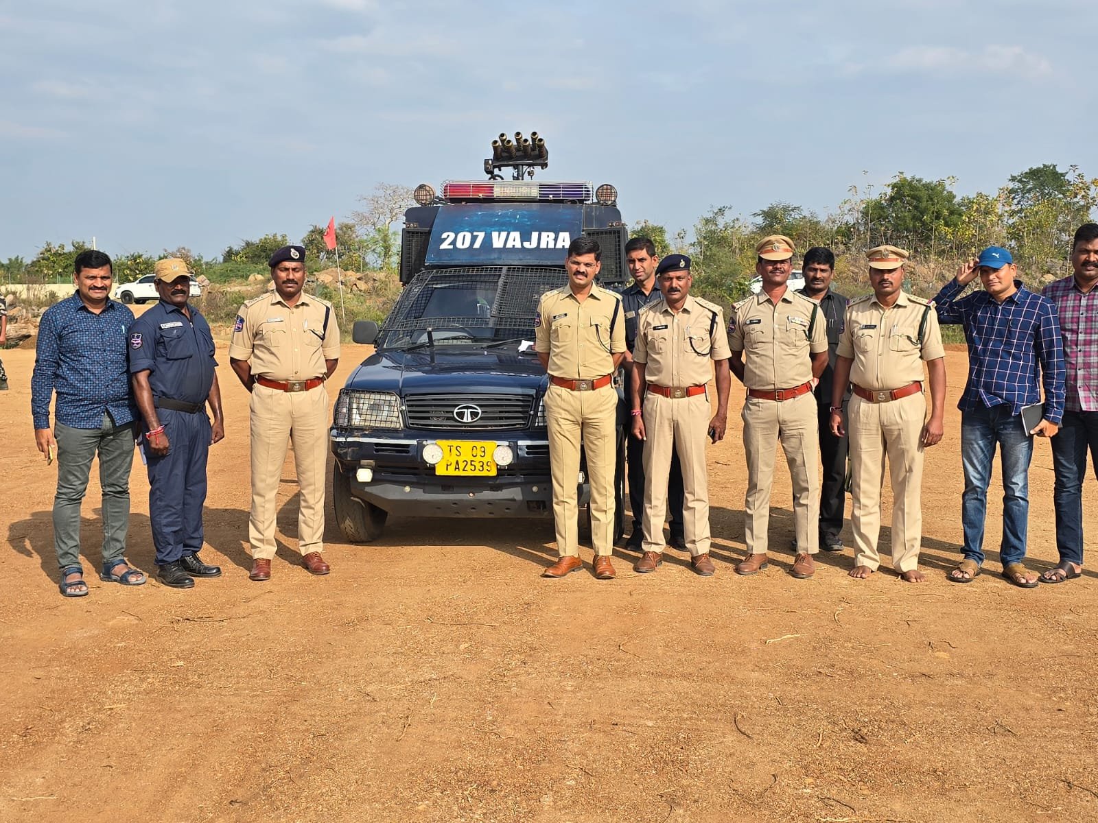 మాక్ డ్రీల్, బాష్పవాయు ప్రయోగంను నిర్వహించిన పోలీసు బలగాలు