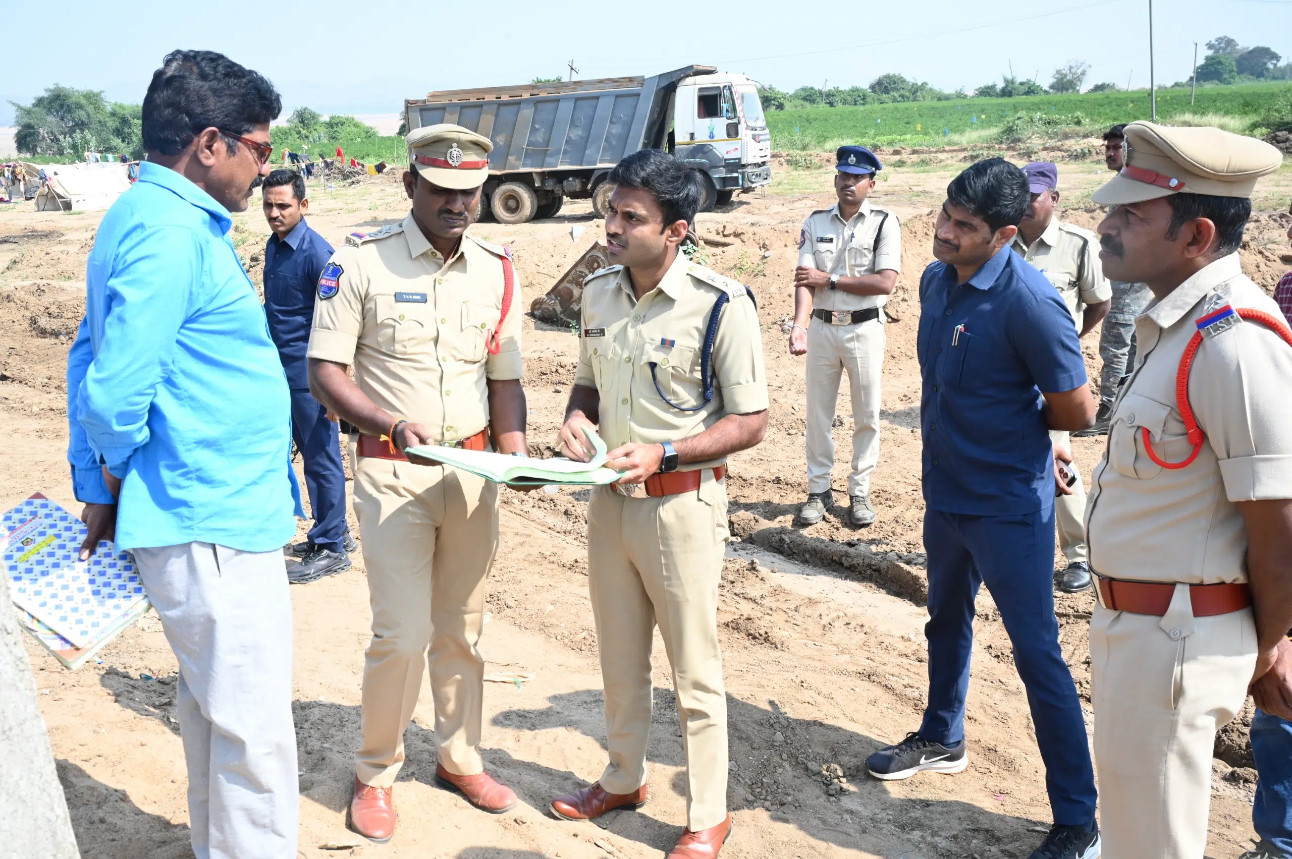 ఇసుక రవాణాలో నిబంధనలు ఉల్లంఘిస్తే కఠిన చర్యలు తప్పవు