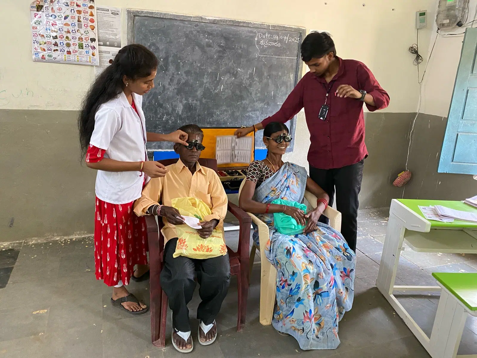 ఉచిత కంటి వైద్య శిబిరం లో 2041 మందికి పరీక్షలు
