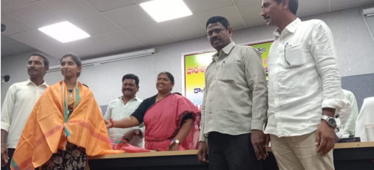 వెంకటాపురం పదవ తరగతి విద్యార్థులకు సన్మానం