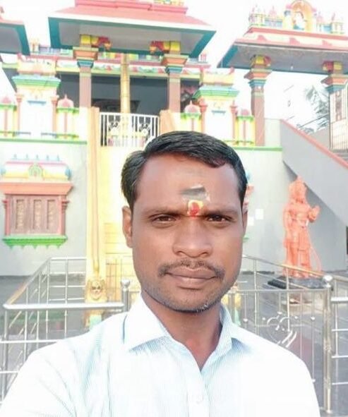 ఉరి వేసుకుని ఎరువుల వ్యాపారి ఆత్మహత్య