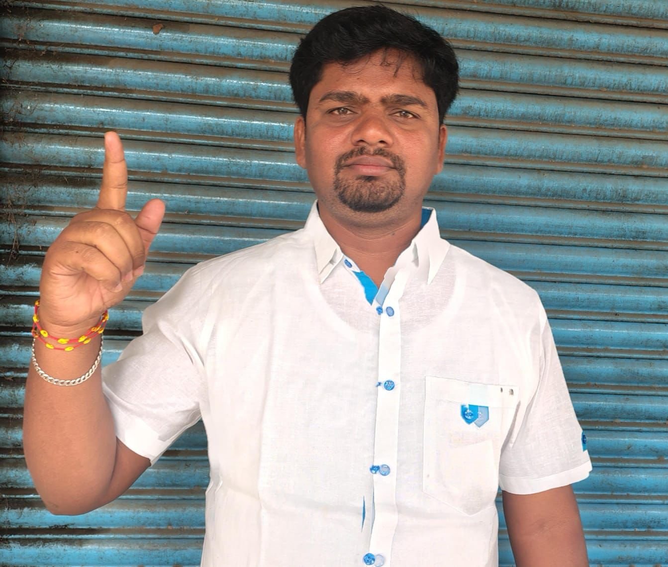 అధికారులు పెన్ డౌన్ ఉంటే కూలీలకు ఉపాధి కల్పించరా..?