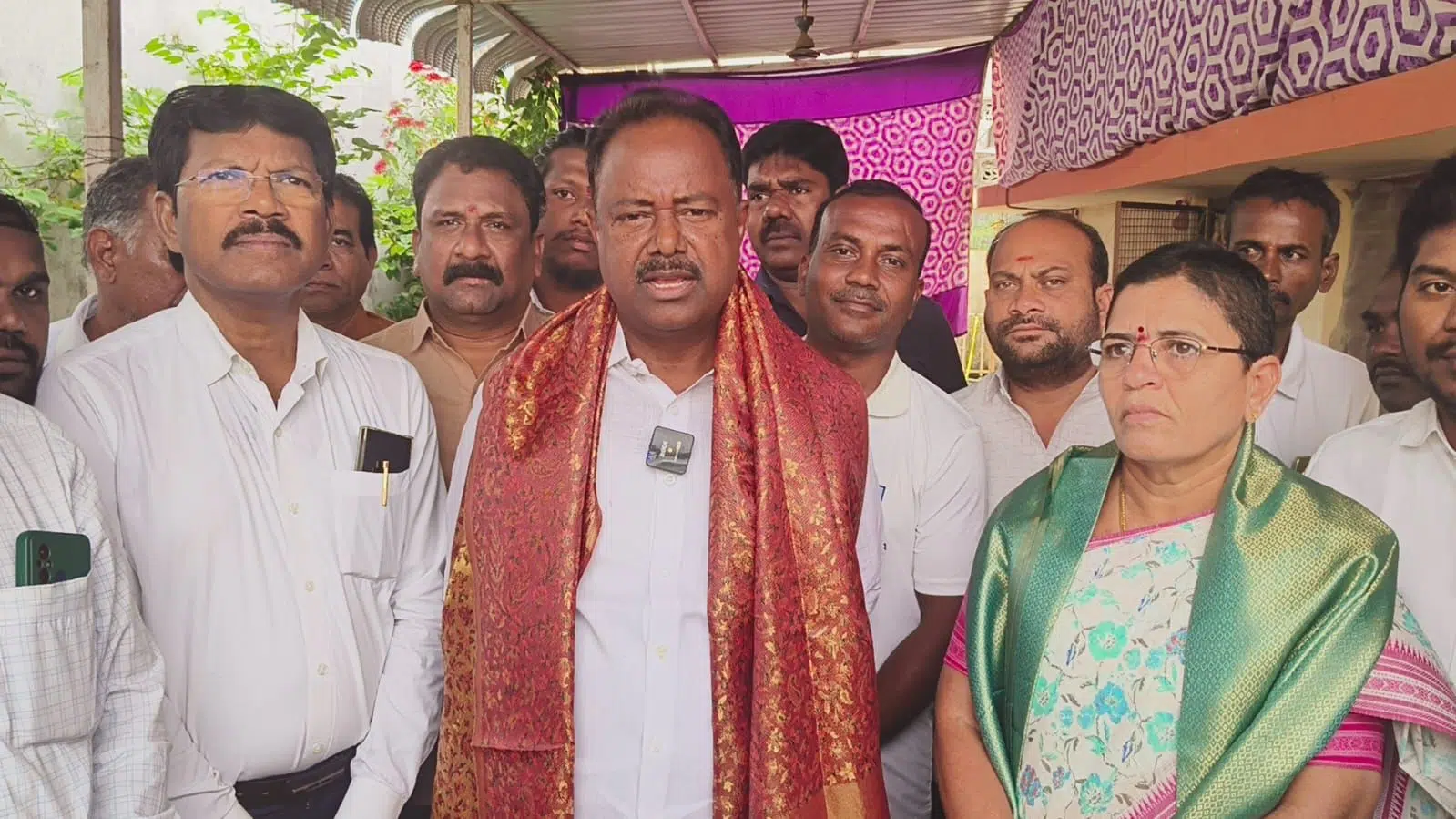 సీసీ కెమెరాలను ప్రారంభించిన ఎమ్మెల్యే గండ్ర సత్యనారాయణ రావు