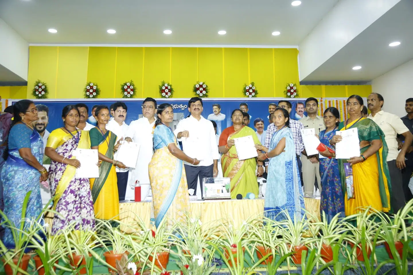 ప్రతి పేదవాడికి ఇల్లు నిర్మించి ఇవ్వడమే ఇందిరమ్మ ప్రభుత్వం