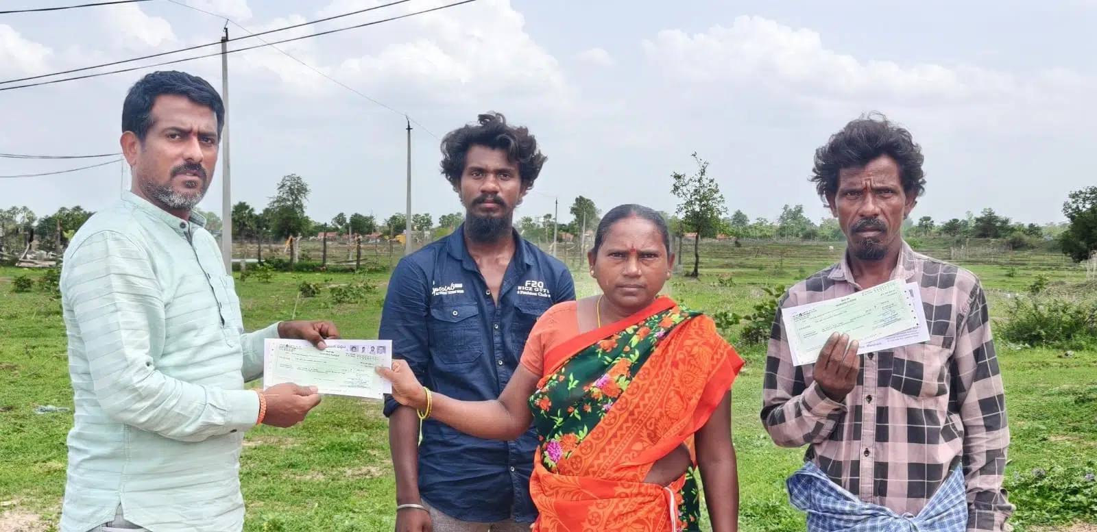 మంత్రి శ్రీధర్ బాబు ఆదేశాలతో కళ్యాణ లక్ష్మి, సీ ఎం ఆర్ ఎఫ్ చెక్కుల అందజేత