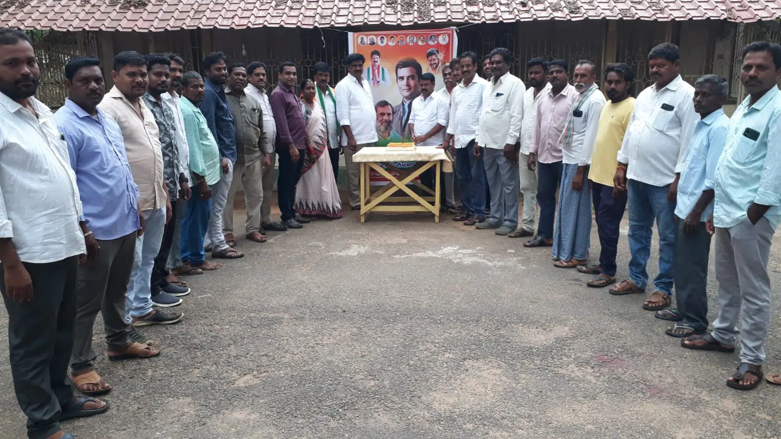వెంకటాపురంలో ఘనంగా రాహుల్ గాంధీ జన్మదిన వేడుకలు