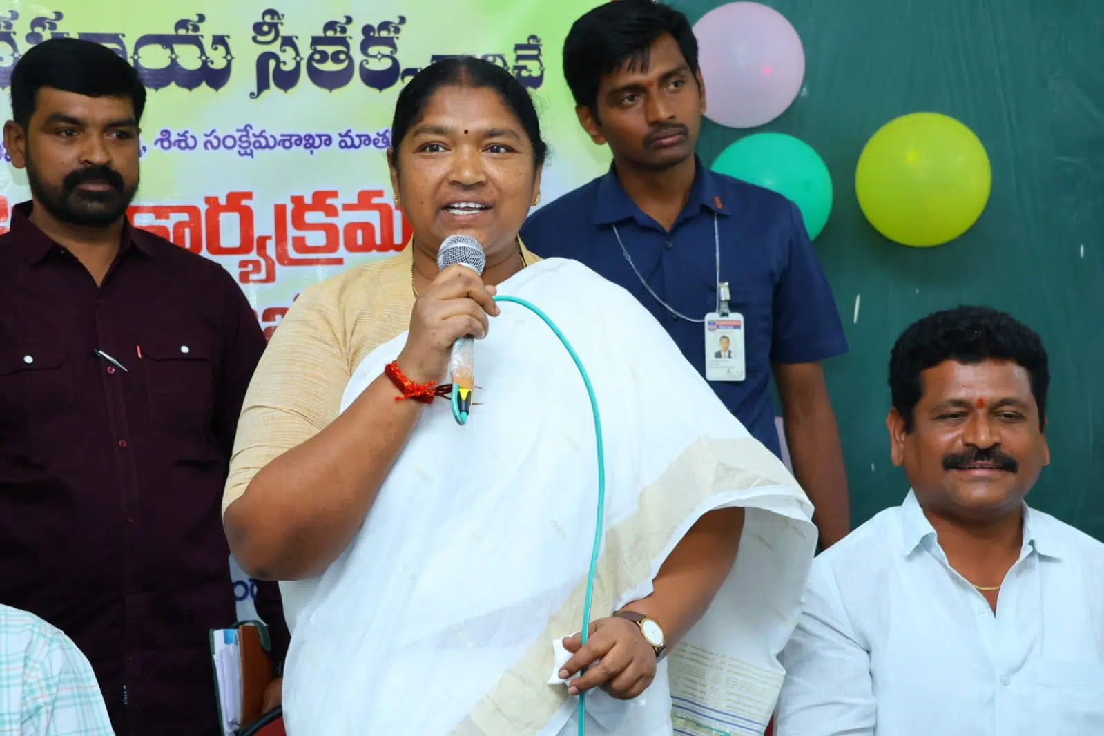 నూతన పరిజ్ఞానంతో విద్యార్థులకు విద్యాబోధన