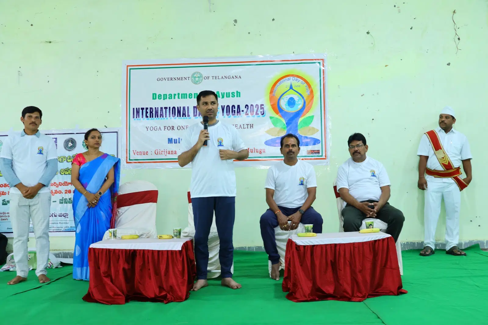 Mulugu | యోగాతో ఆయుషు పెరగడమే కాకుండా సంపూర్ణ ఆరోగ్యంగా ఉంటారు
