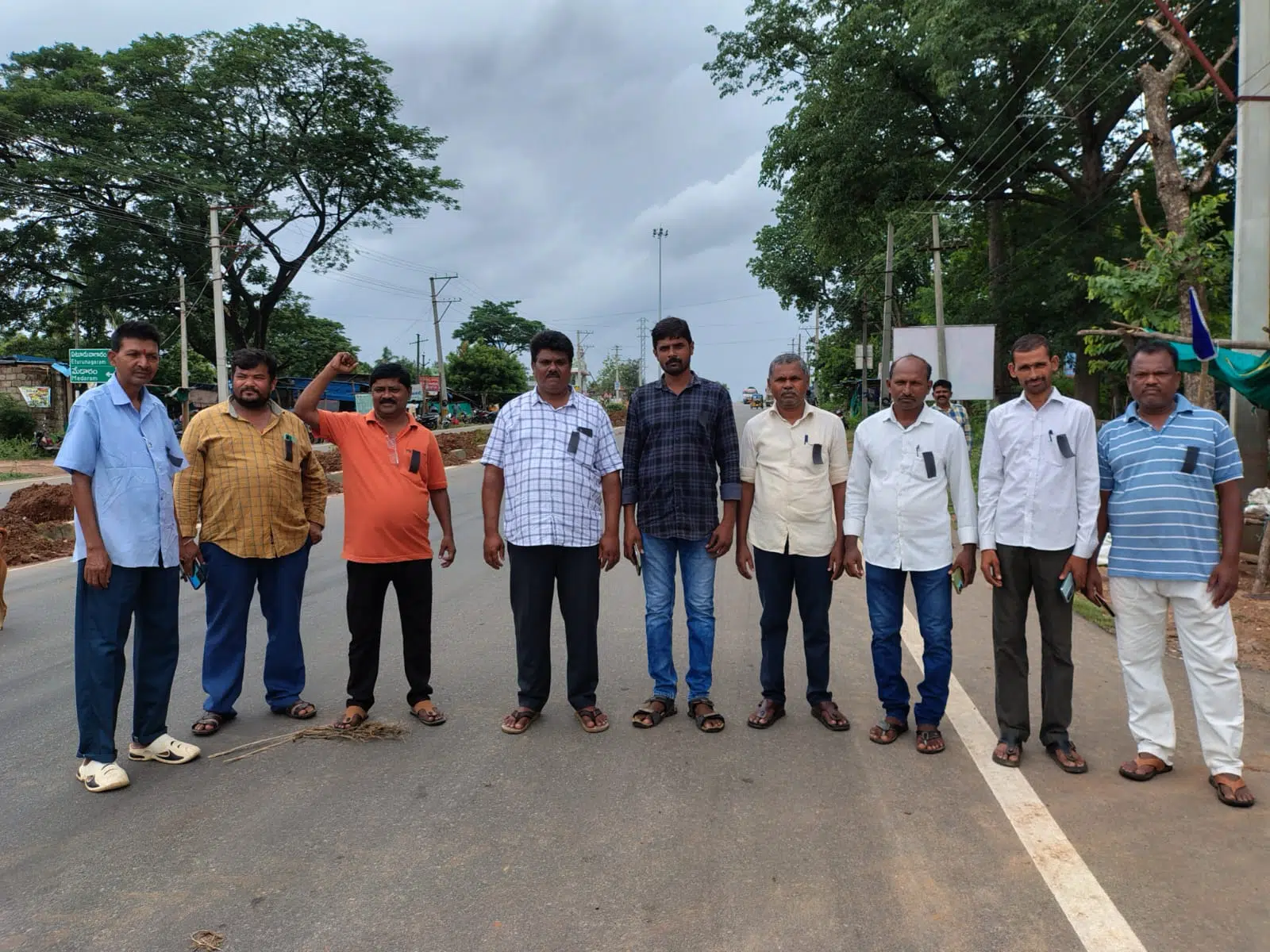 విలేకరిపై దాడిని ఖండించిన తాడ్వాయి విలేకరులు