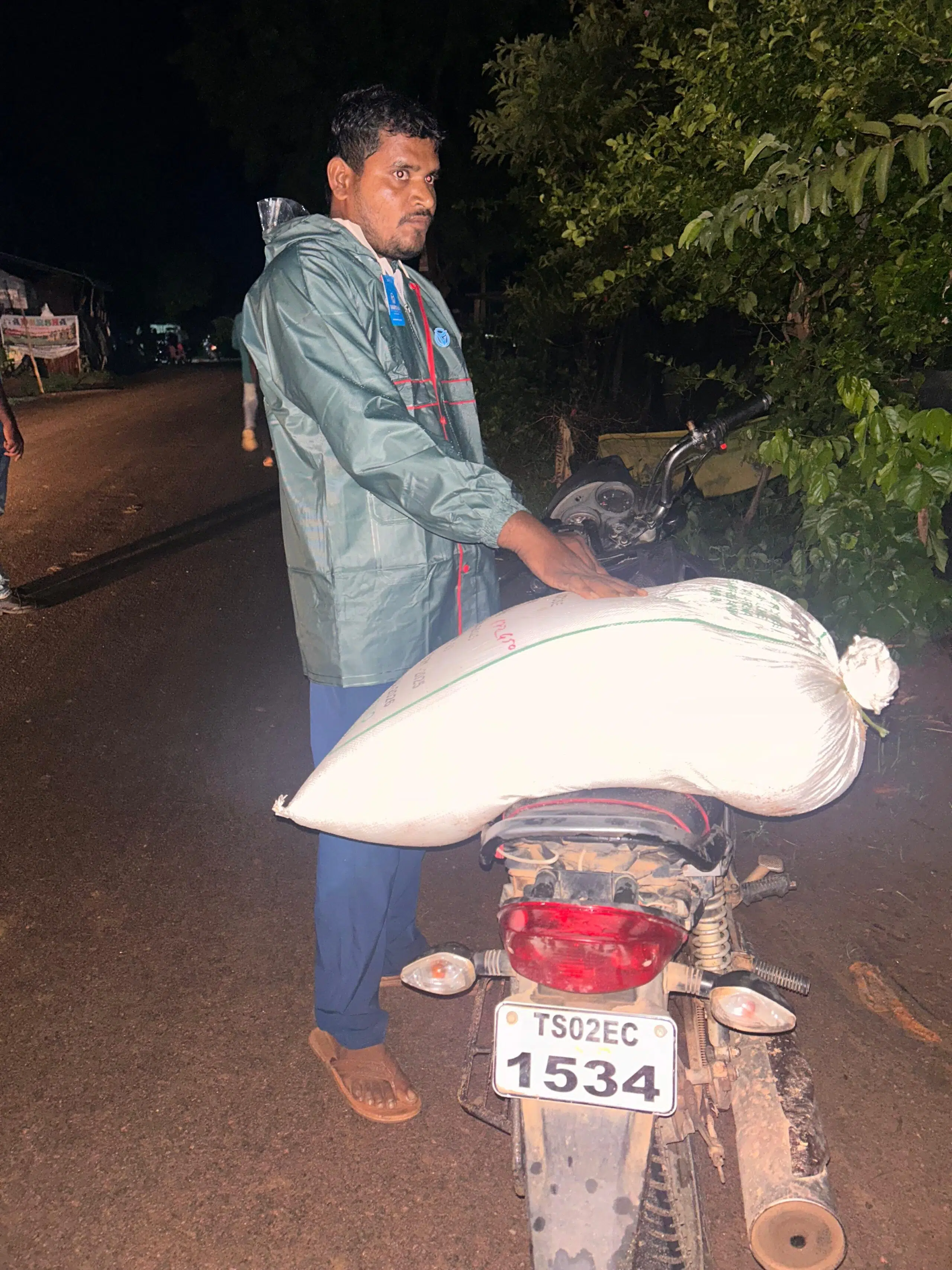 నిషేధిత గుడుంబా పట్టివేత
