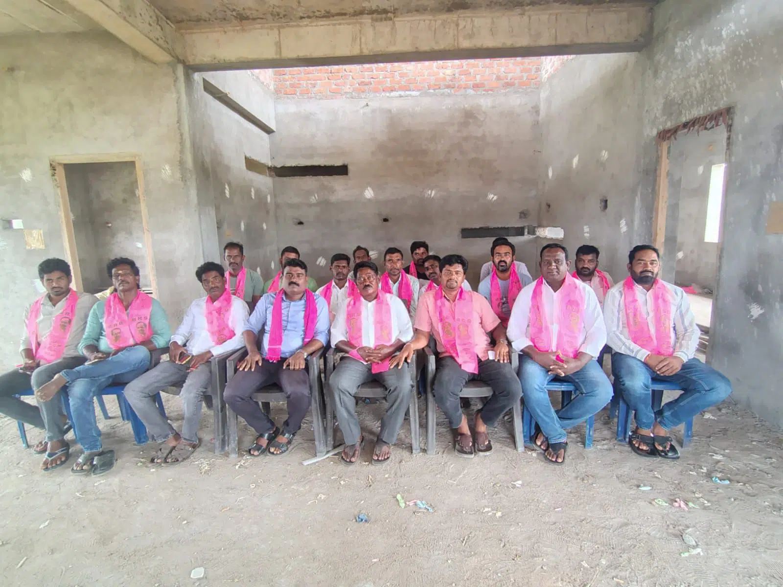 మోసాలతో కాలం గడుపుతున్న మంత్రి శ్రీధర్ కు ఆస్కార్ అవార్డు ఇవ్వాల్సిందే