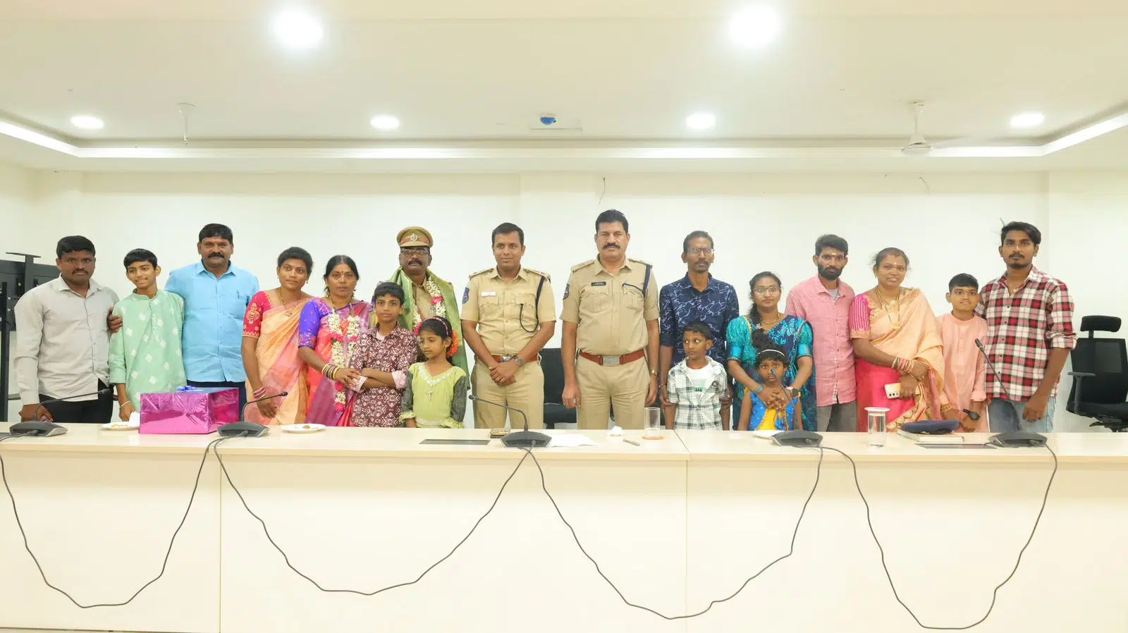 సరైన పత్రాలతో సీజ్ చేసిన వాహనాలు తీసుకెళ్లండి