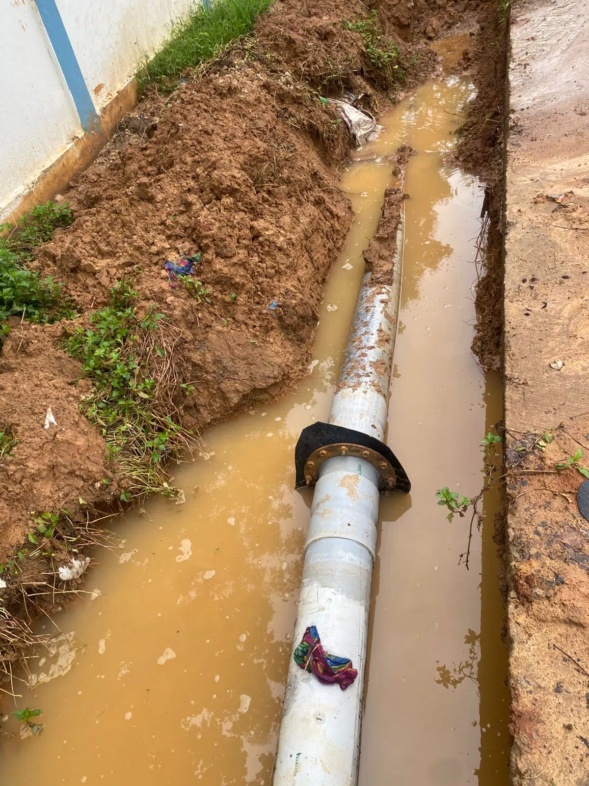 కాటారంలో మిషన్ భగీరథ నిర్లక్ష్యం