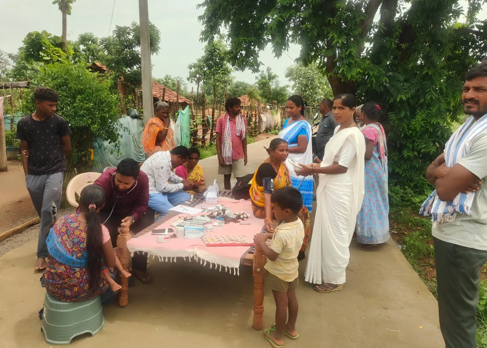 దొడ్ల కొత్తూరులో వైద్య శిబిరం నిర్వహణ