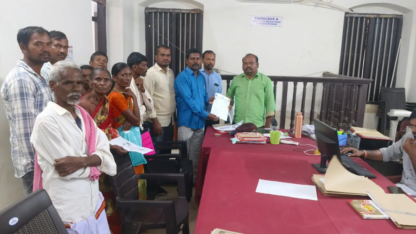 ఆదివాసిల సాగు భూములకు అసైన్డ్ పట్టాలు ఇవ్వాలి