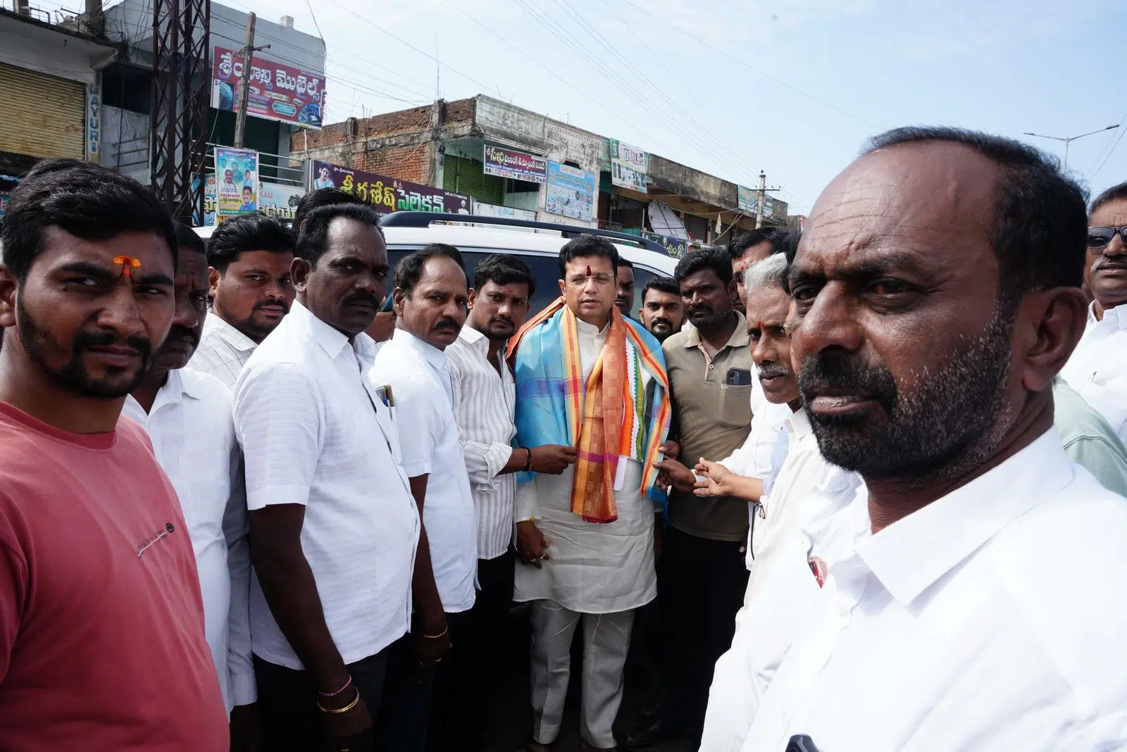 బీసీలకు 42% రిజర్వేషన్ అమలుపై మంత్రి శ్రీధర్ బాబుకు ఘన సన్మానం