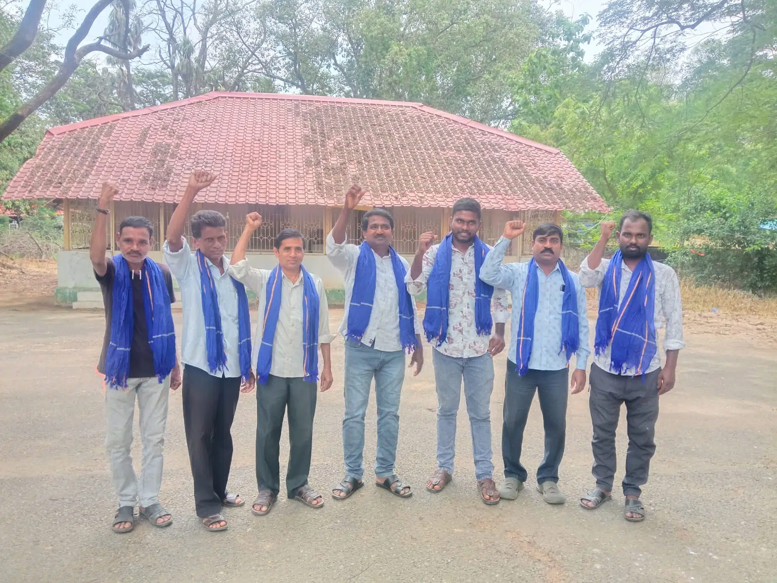 టు ఏ భూములకు హక్కు పత్రాలు మంజూరు చేయాలి