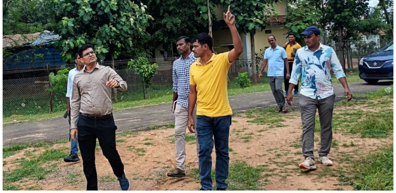 పేరూరు పోలీస్ స్టేషన్‌ను తనిఖీ చేసిన ఏఎస్పీ శివం ఉపాధ్యాయ
