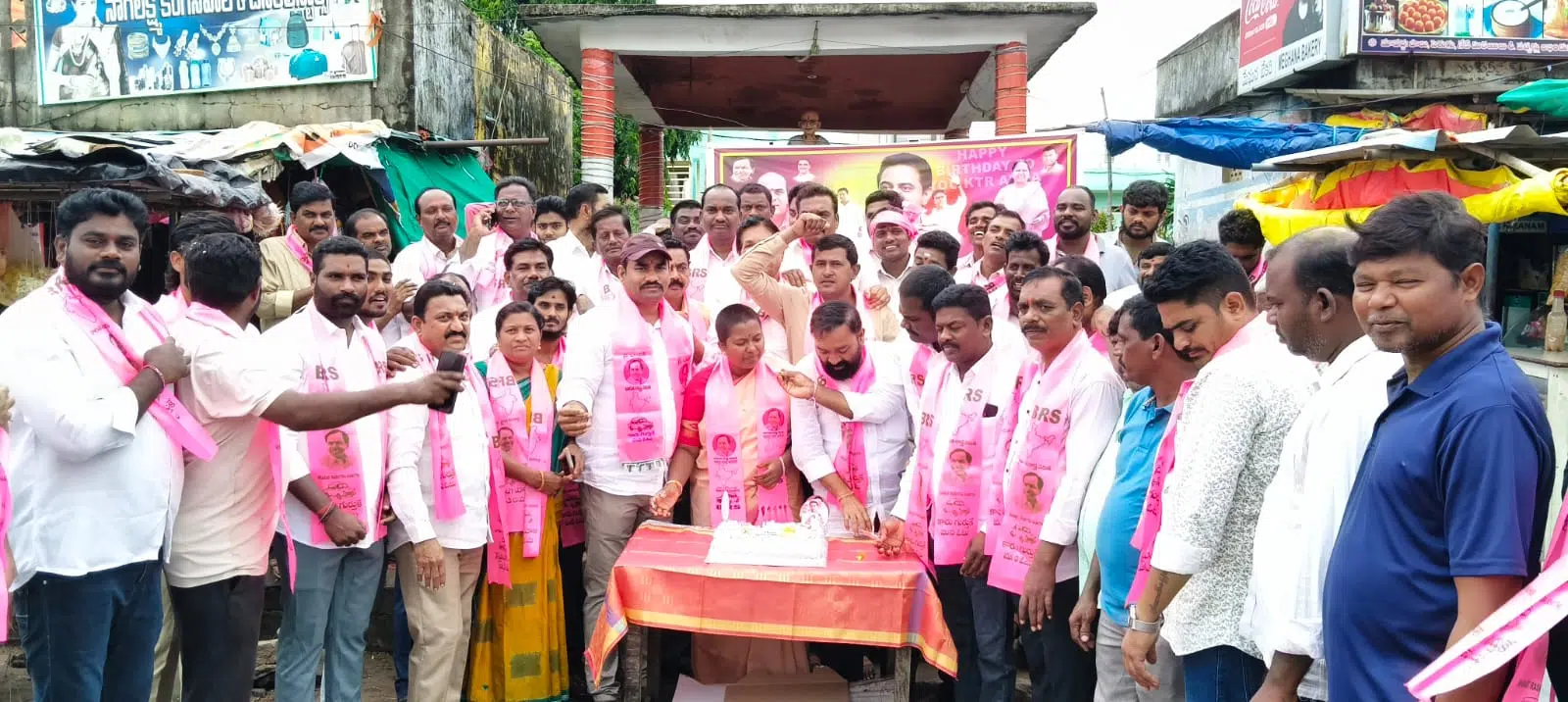 ములుగులో కేటీఆర్ జన్మదిన వేడుకలు