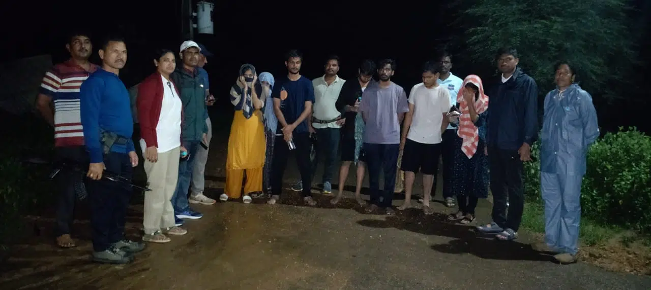 బోగాత జలపాతానికి వెళ్లి అడవిలో తప్పిపోయిన ఎన్ఐటి విద్యార్థులు