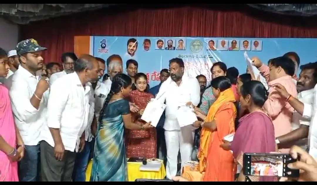 ఇందిరమ్మ ప్రజా పాలనలో మహిళలకు పెద్ద పీట
