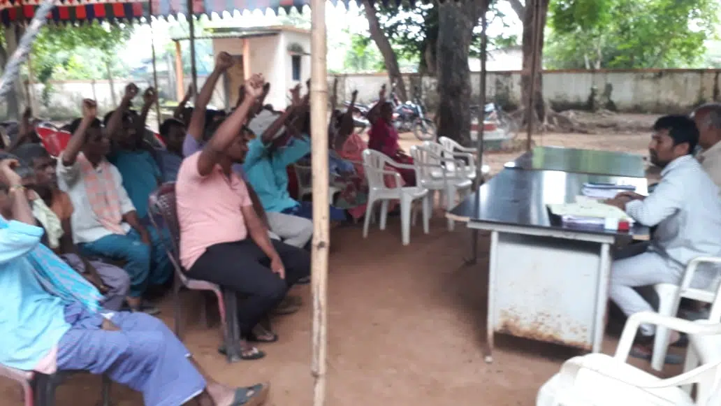 నూగూరులో మద్యం షాపుకు పీసా గ్రామసభ ఆమోదం