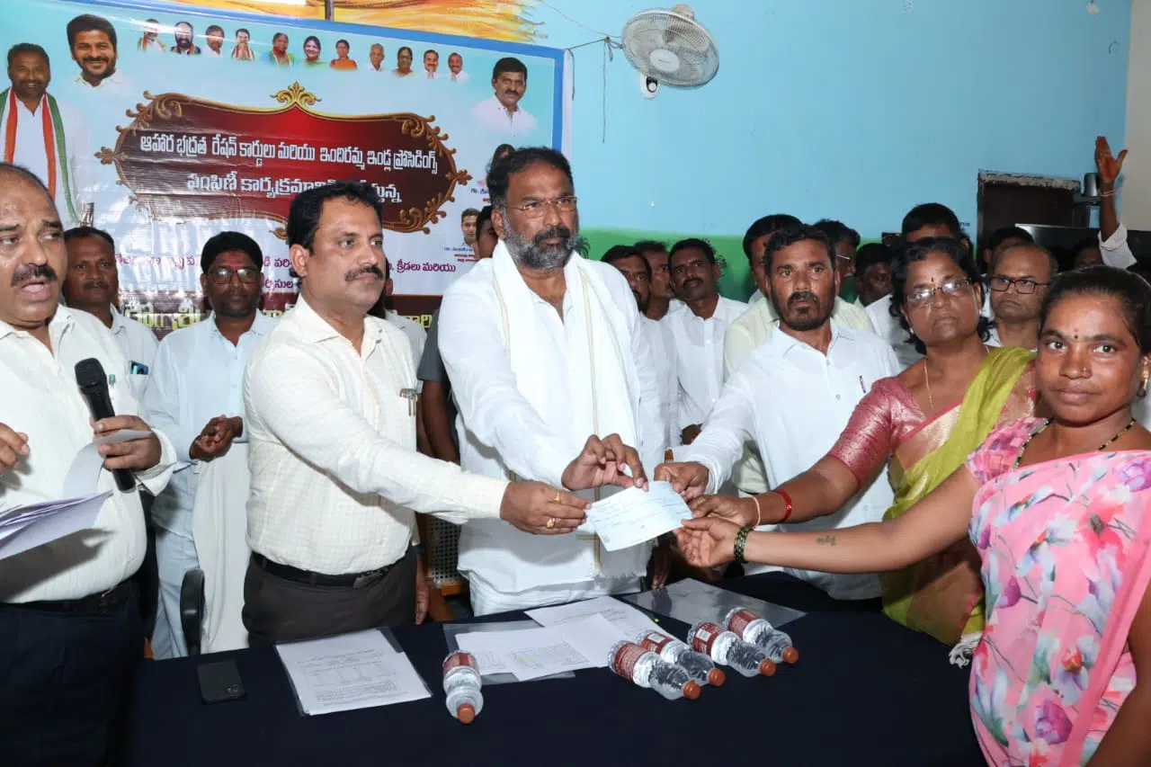 అర్హులందరికీ ప్రభుత్వ సంక్షేమ పథకాలు : మంత్రి శ్రీహరి