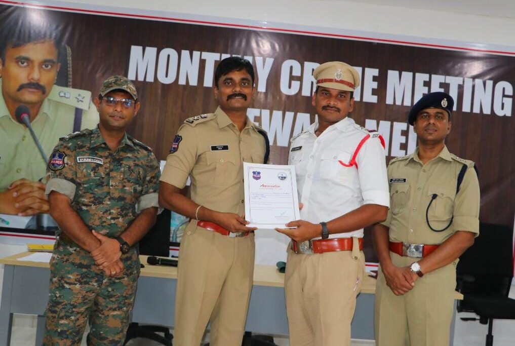 వెంకటాపురం వాస్తవ్యుడు కొండపర్తి నరేష్‌కు సిఐగా పదోన్నతి