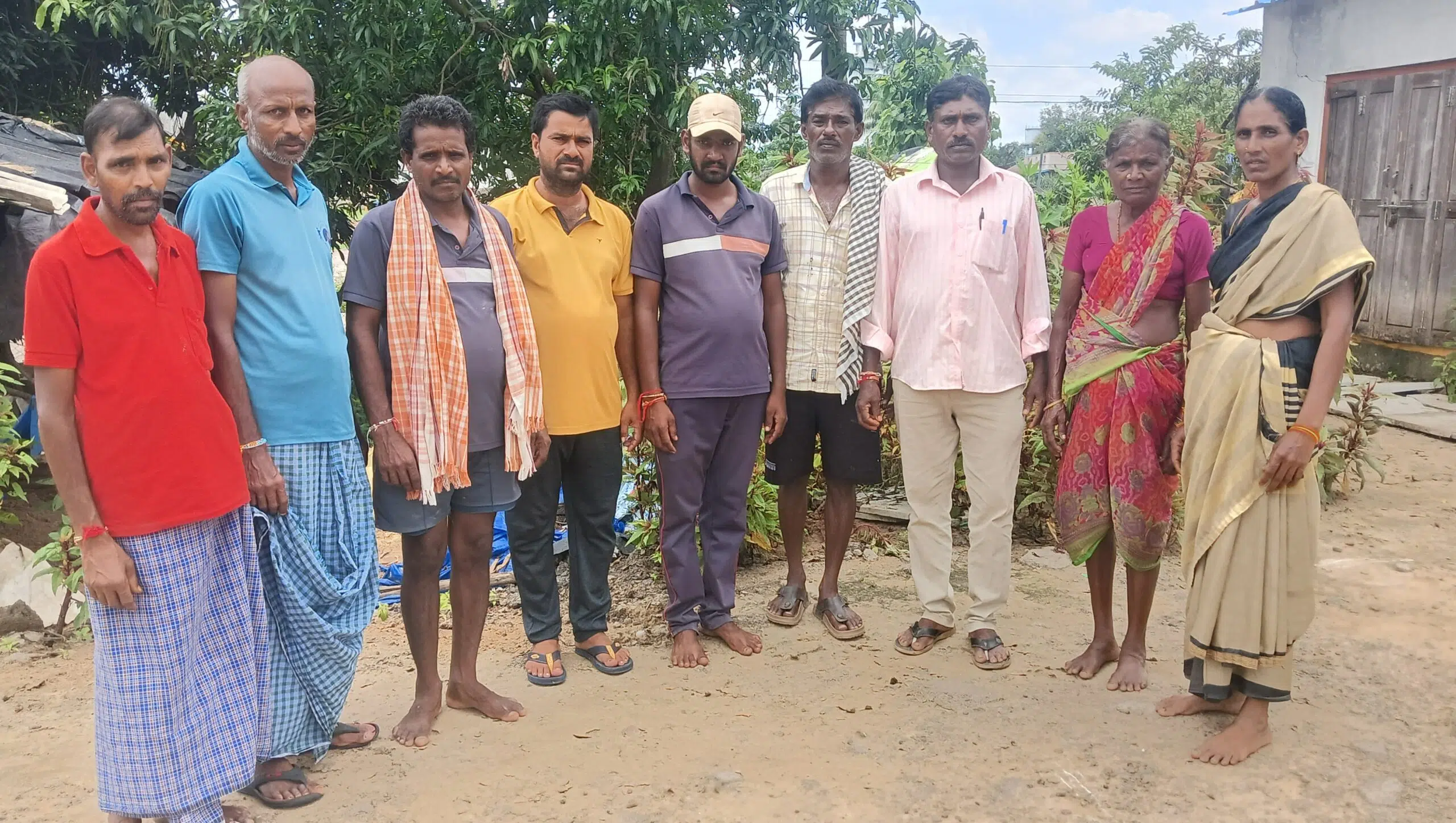 పంట నష్టపోయిన రైతులను ప్రభుత్వం ఆదుకోవాలి