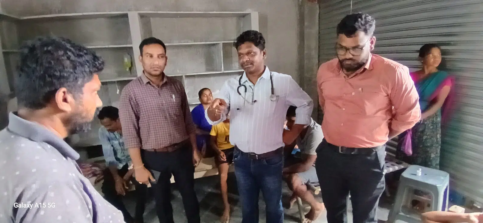 వాజేడు మండలంలో ఆర్‌ఎంపీ క్లినిక్‌ల తనిఖీలు