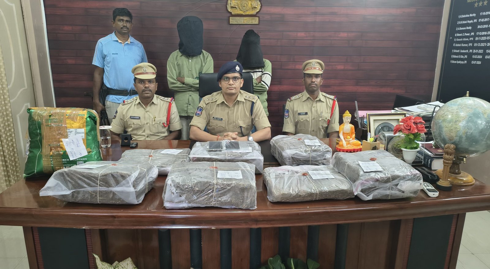 గంజాయి రవాణాదారులను పట్టుకున్న వాజేడు పోలీసులు