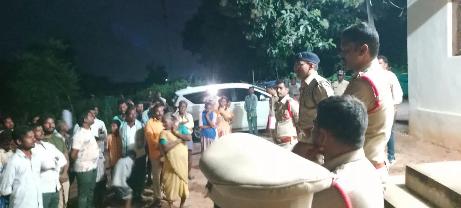ప్రజలు నిషేధిత పదార్థాలకు దూరంగా ఉండాలి 