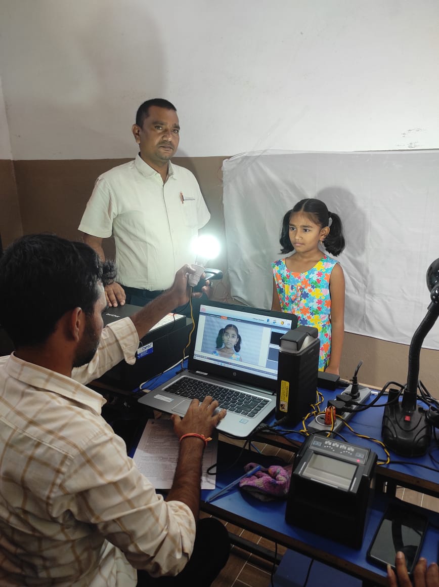 ఆధార్ బయోమెట్రిక్ నవీకరణ ప్రతీ విద్యార్థికి తప్పనిసరి