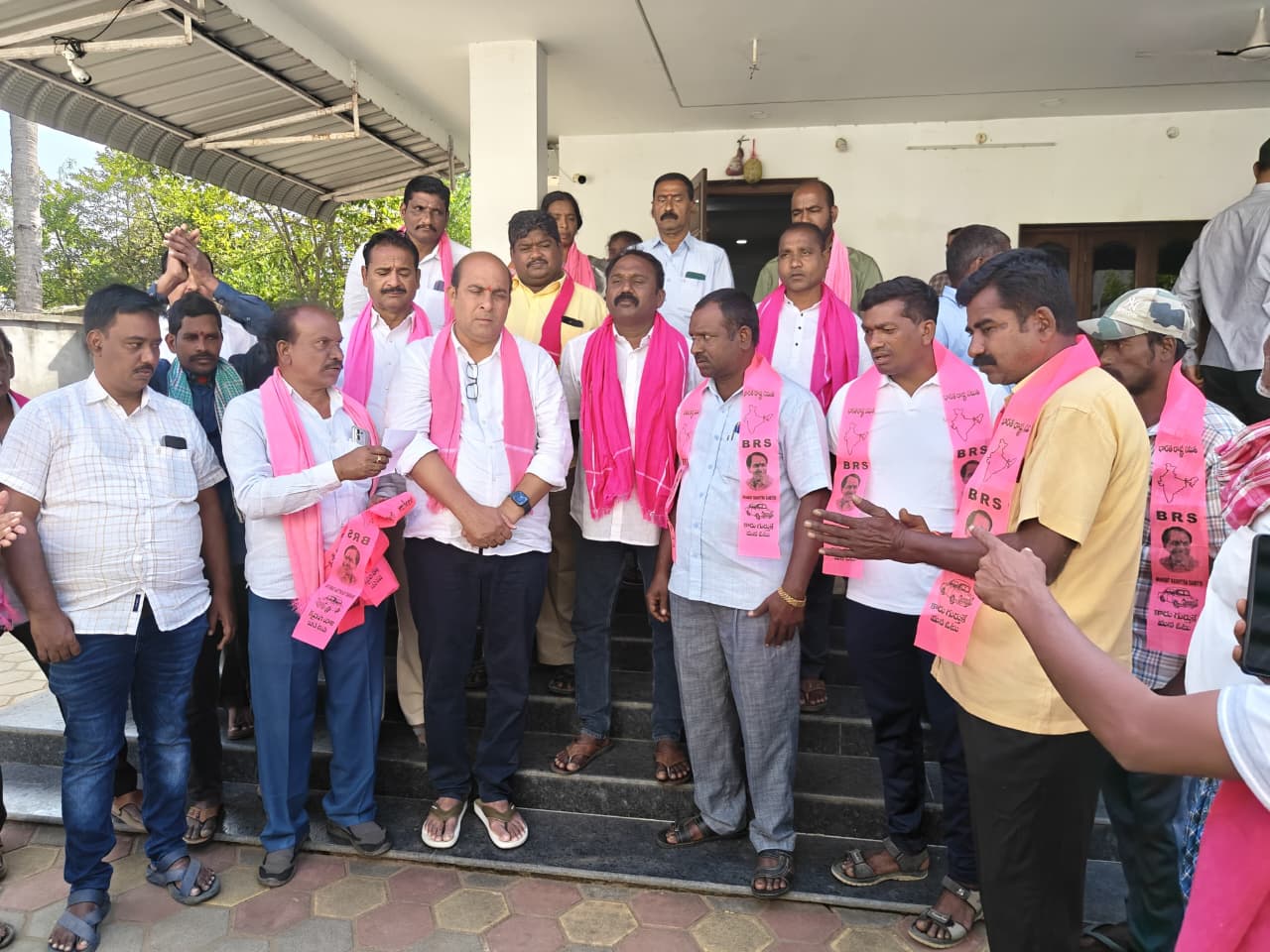 శివపురం–గోగుపల్లి నేతలు గులాబీ గూటిలో చేరిక