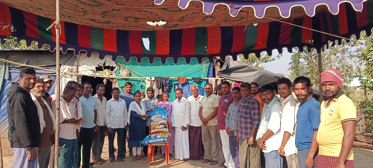 బాధిత కుటుంబాలకు ఆర్థిక సాయం