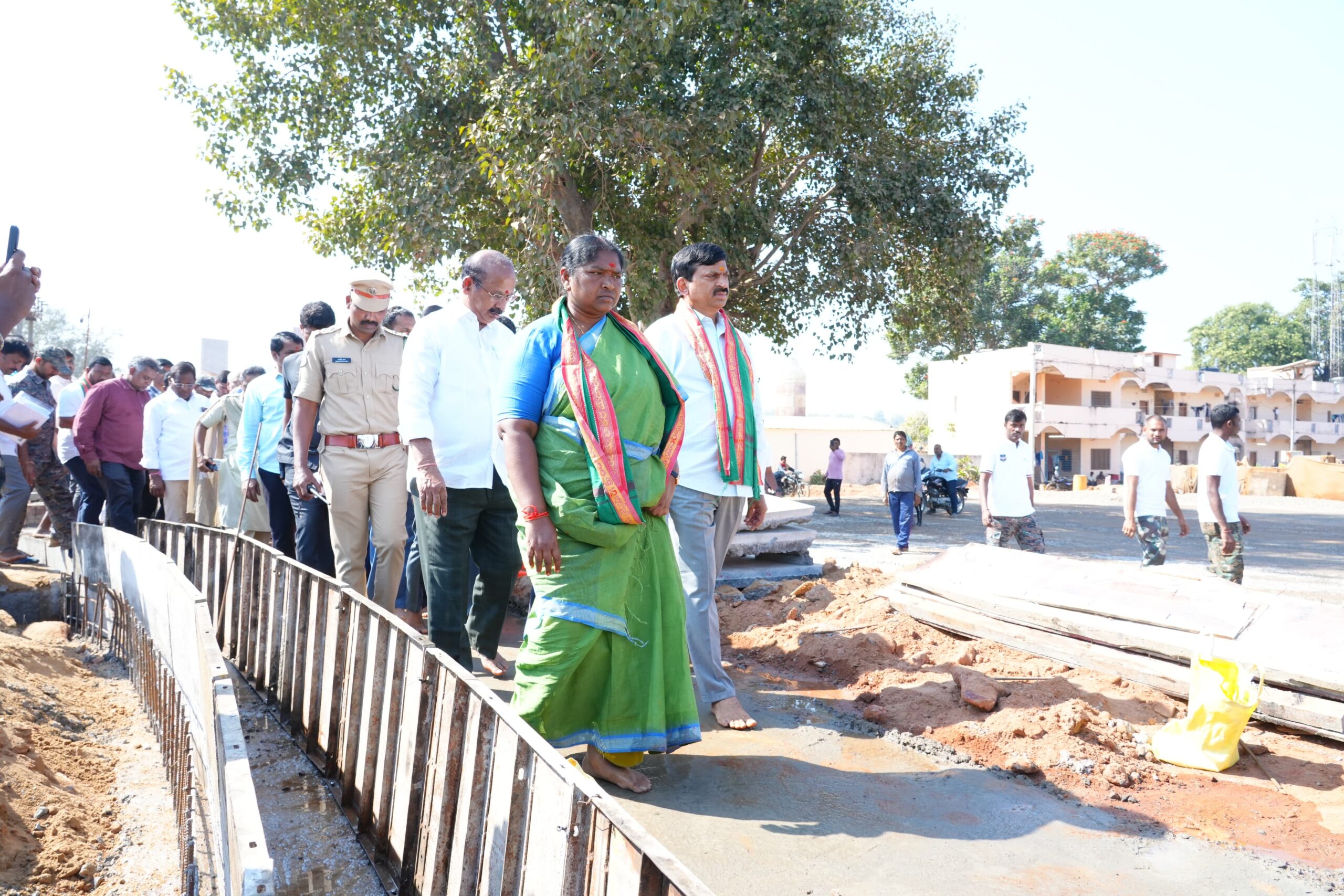 మేడారం జాతర పనులు నిర్దిష్ట గడువులోపు పూర్తి చేయాలి