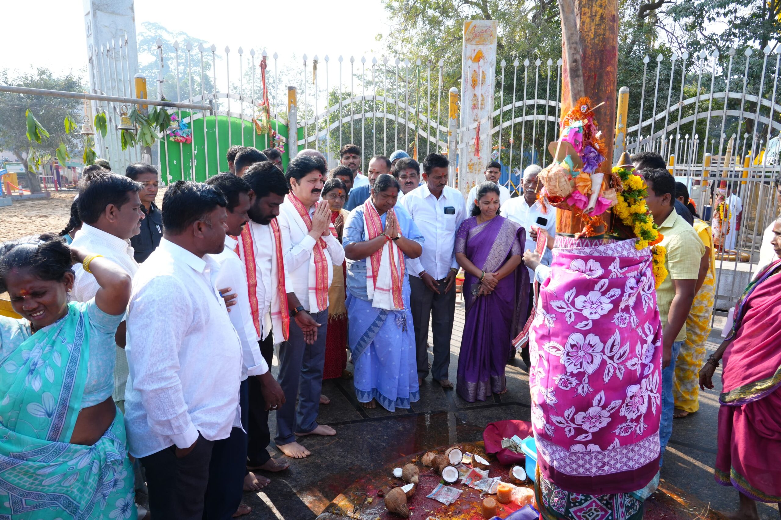 దేవాలయ అభివృద్ధి పనుల్లో వేగం పెంచాలి
