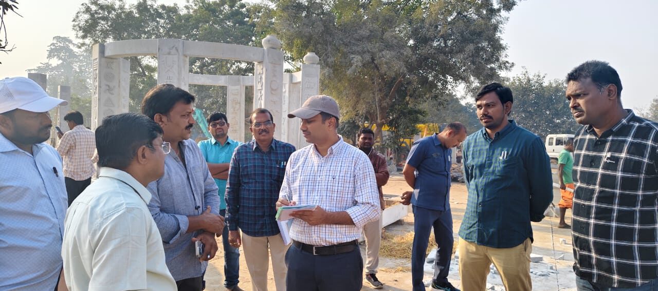 నిర్దేశించిన గడువులోపు పనులన్నీ పూర్తి చేయాలి 