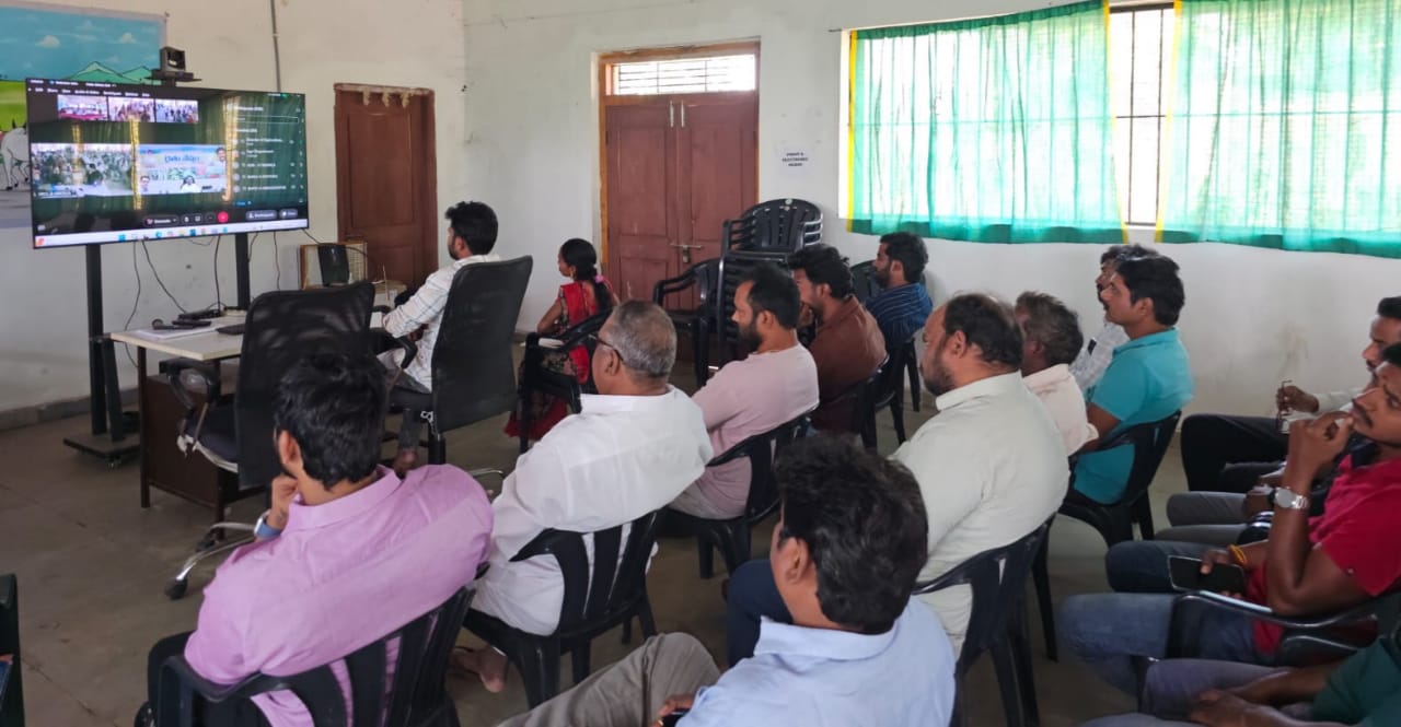 యాప్ ద్వారా ఎరువుల బుకింగ్‌ పై అవగాహన