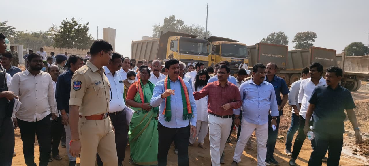 మేడారం అభివృద్ధి పనుల పర్యవేక్షణలో రాష్ట్ర మంత్రులు
