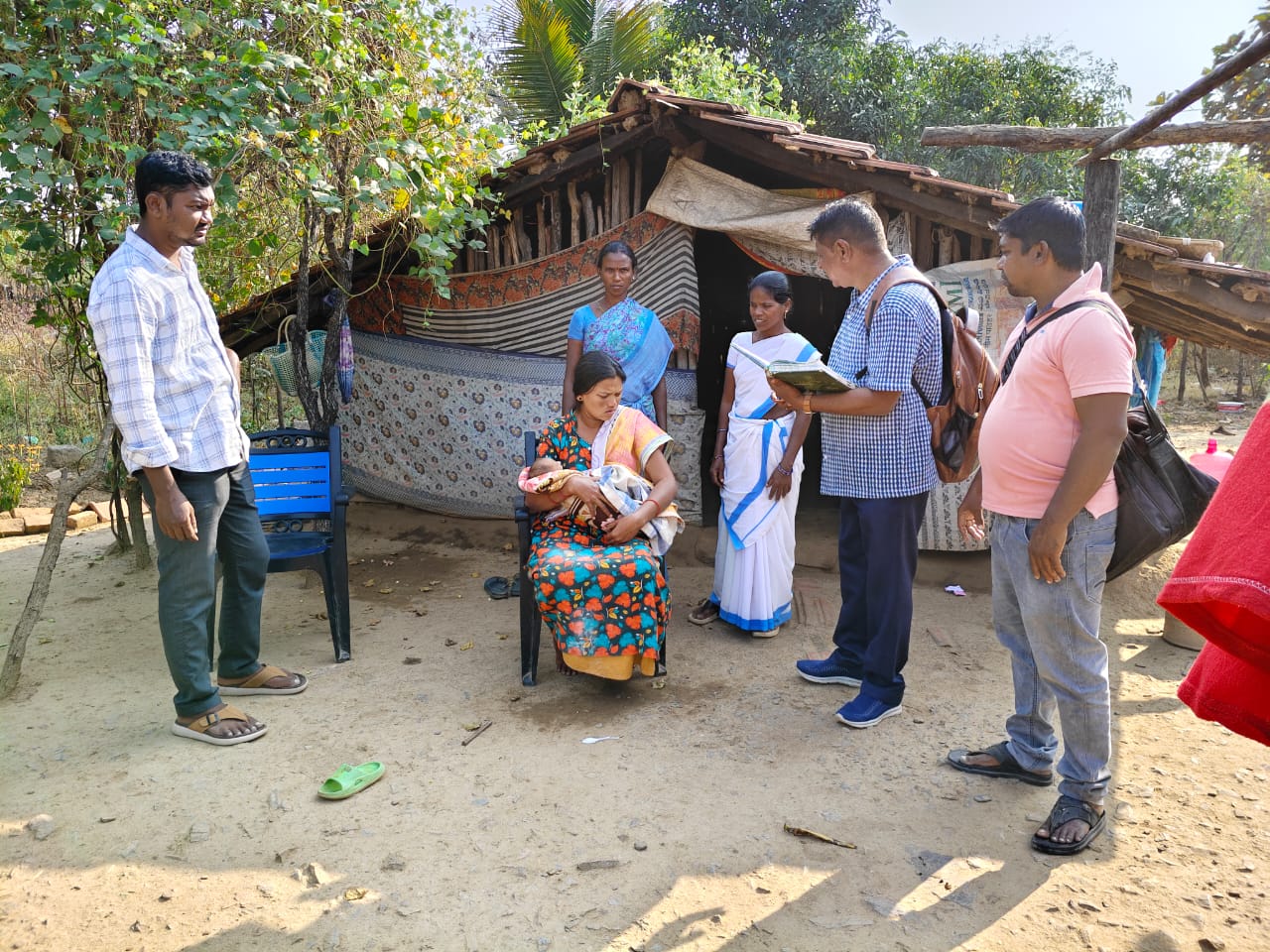 గిరిజన గ్రామాల్లో ఇంటింటి జ్వరాల సర్వే
