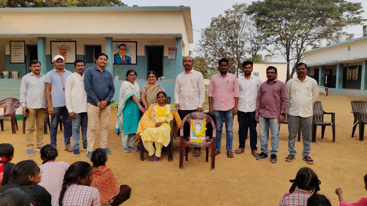 అక్షరాయుధంతో సమాజాన్ని మార్చిన వీరవనిత సావిత్రిబాయి పూలే