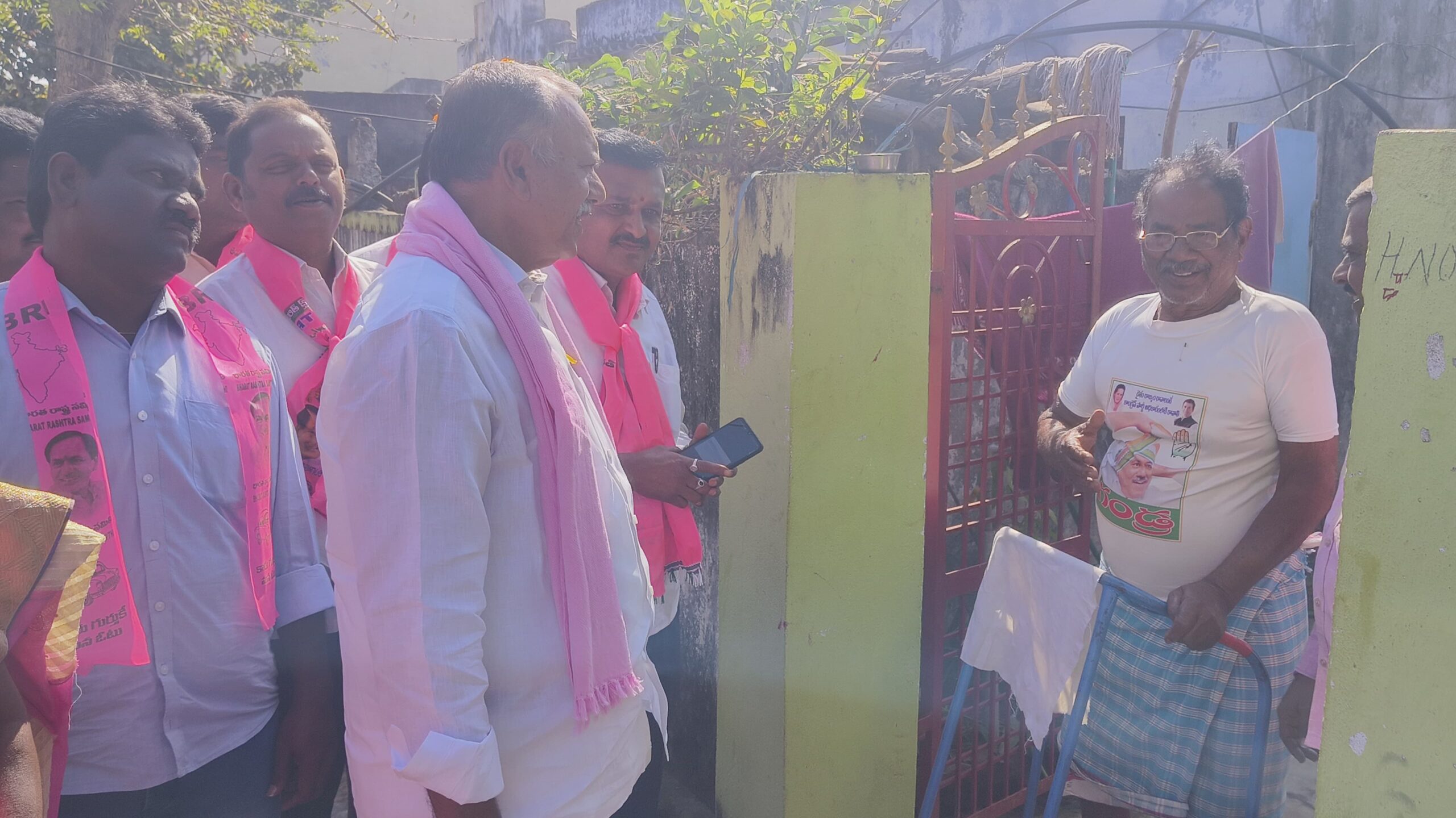 భూపాలపల్లి జిల్లాను రద్దు చేసే కుట్రలను మానుకోవాలి