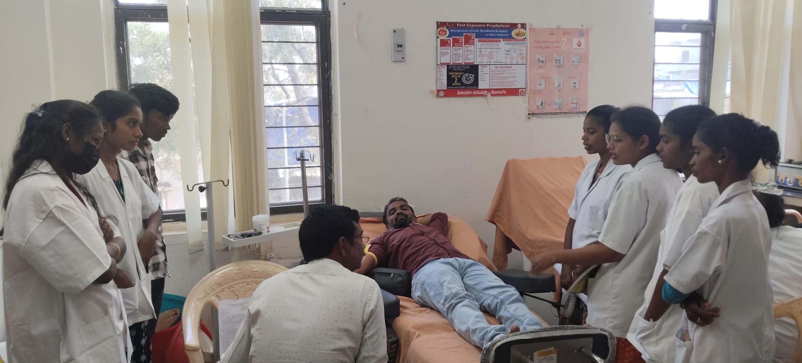 రక్తదానం చేసి ప్రాణాలు కాపాడాలి