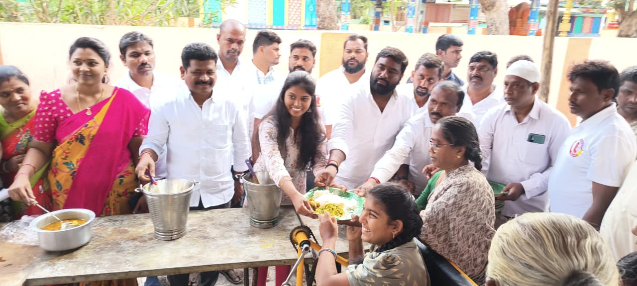 గూడెల్లి కావ్య ఫౌండేషన్ను ప్రారంభించిన పైడాకుల అశోక్