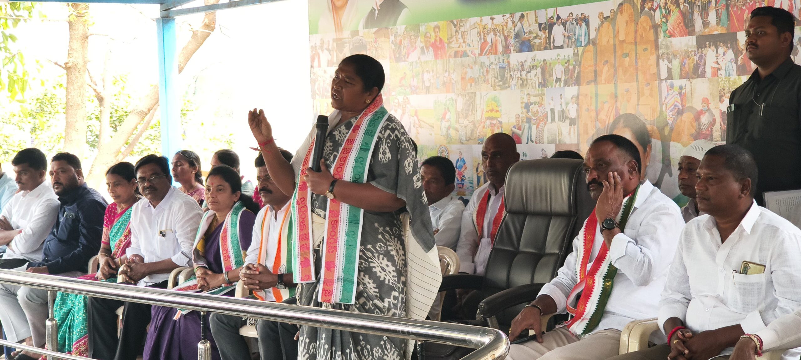 19న సీఎం టూర్ సక్సెస్ చేయాలి : రాష్ట్ర మంత్రి సీతక్క