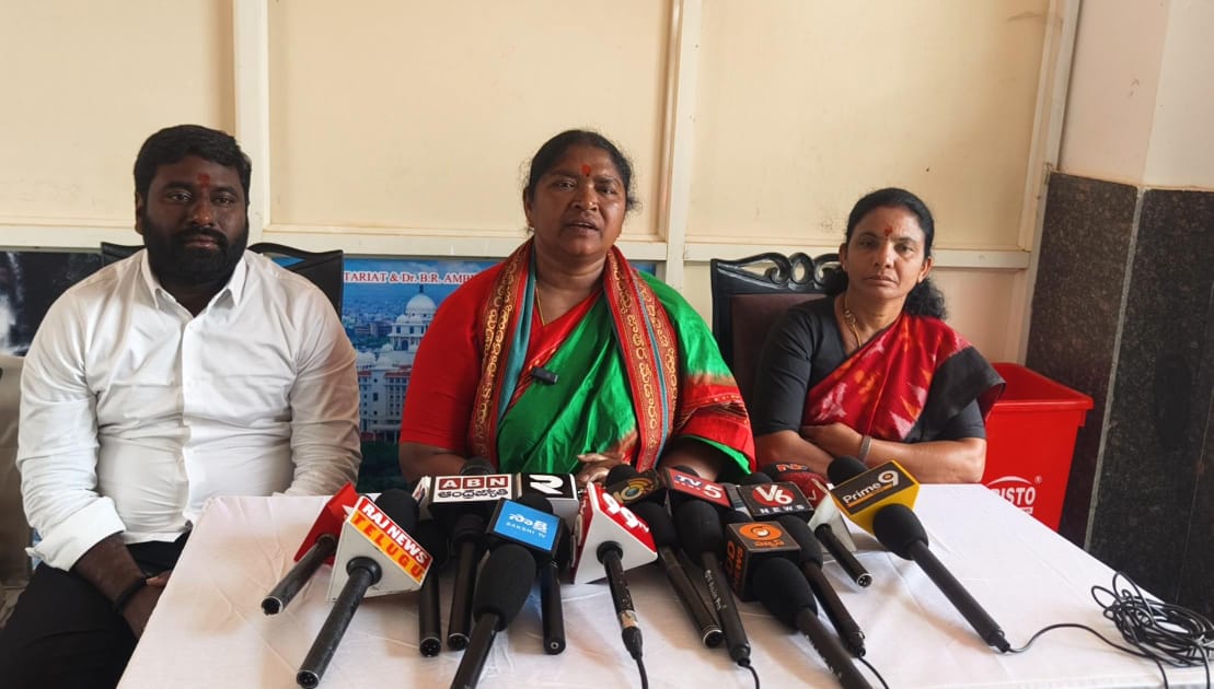 మేడారం తొలిఘట్టం గ్రాండ్ సక్సెస్